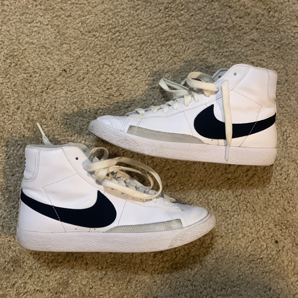 Nike Blazer Mid 77 Size 8 W/6.5 Y